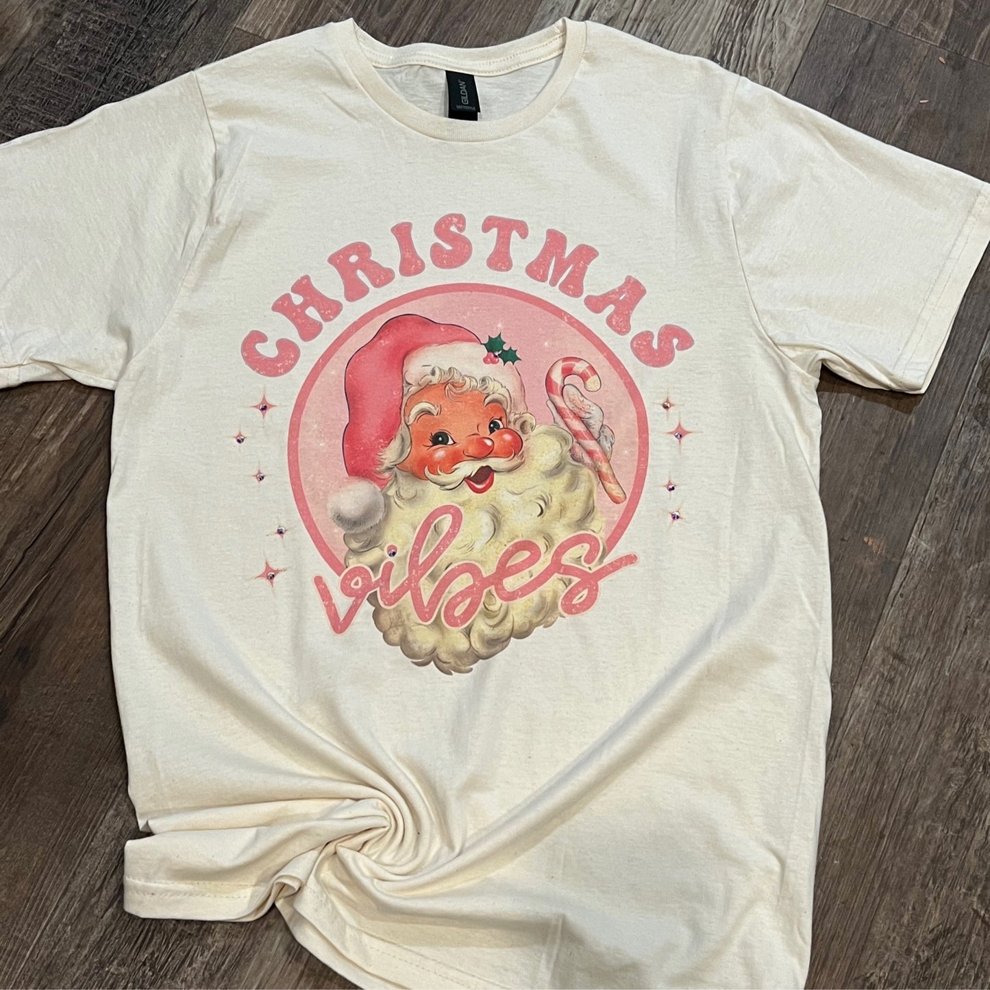 Pink Santa Christmas Vibes Tee